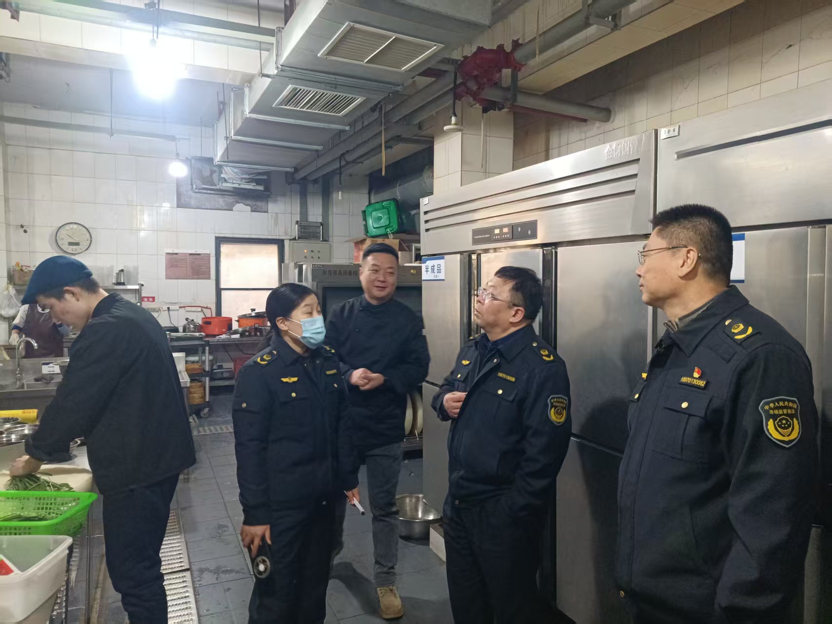 節(jié)前食品安全抽查.jpg